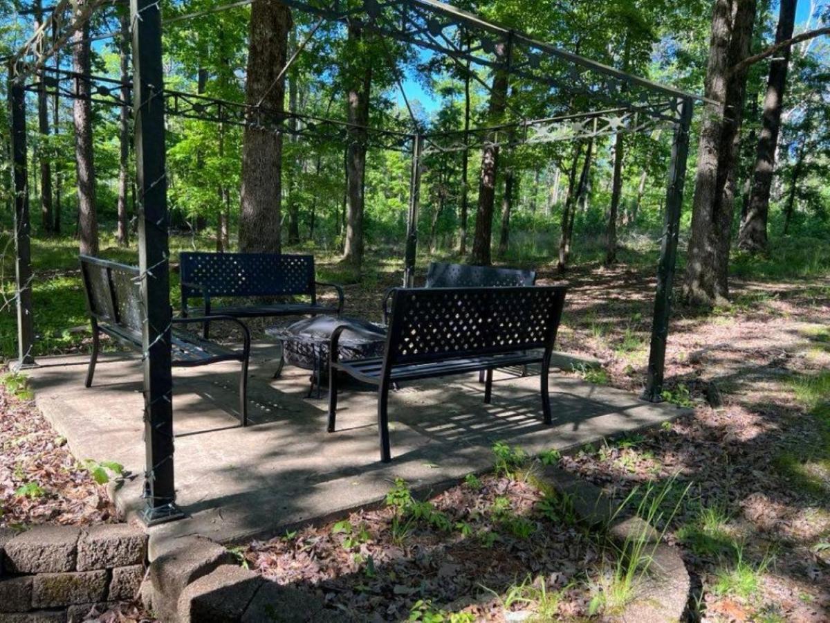 Resort Home On Half A Wooded Acres Sleeps Up To 14 Firepit For Smores Hot Springs Bagian luar foto